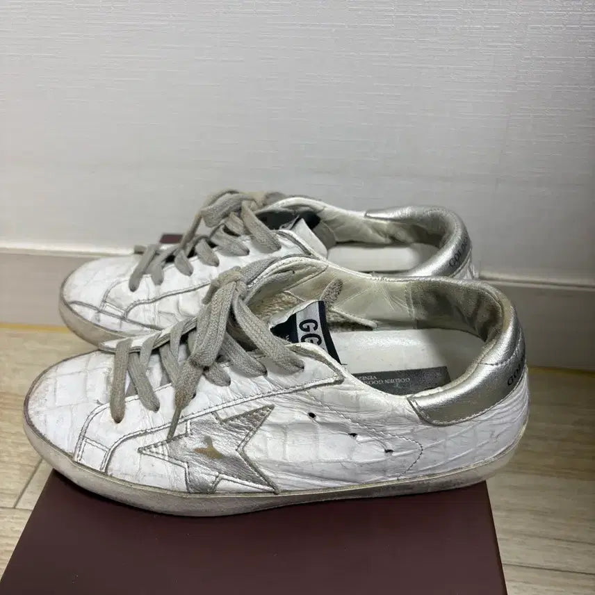 [BUNJANG] Golden Goose Sneakers White Silver / 골든구스 스니커즈 화이트 실버