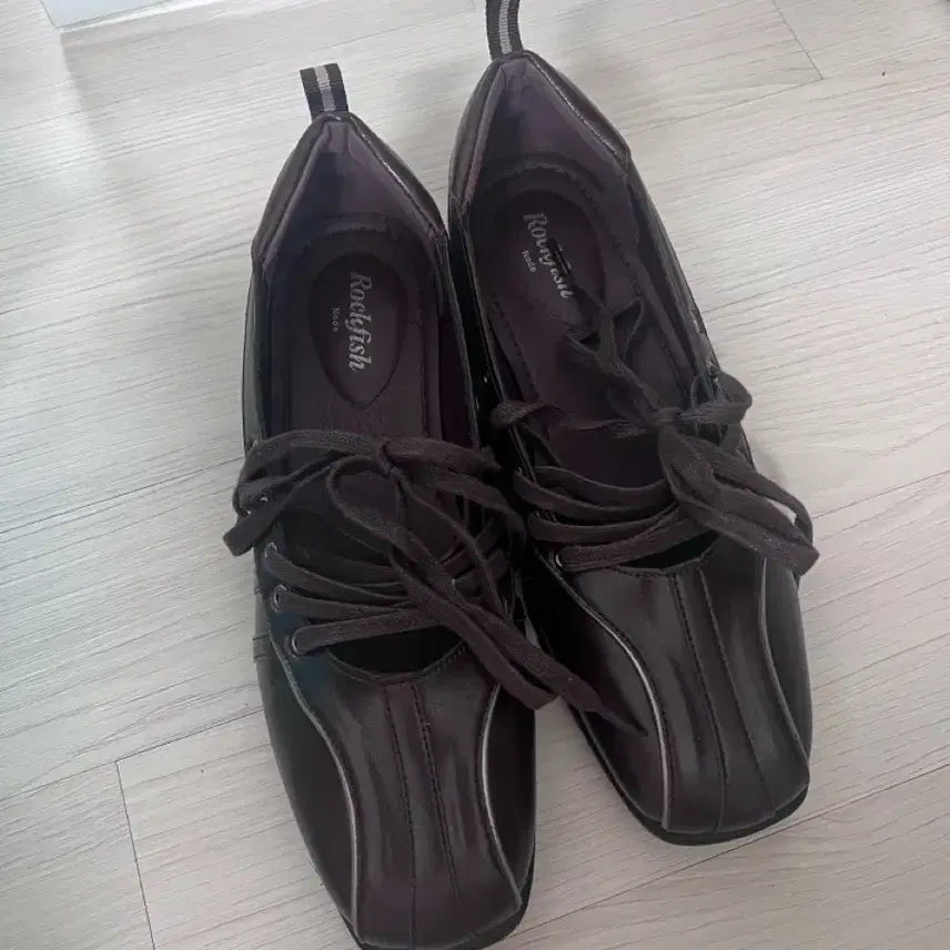 [BUNJANG] Rockfish Weatherwear Bliss Lace-Up Sneakers / 락피쉬웨더웨어 블리스 레이스업 스니커즈 250