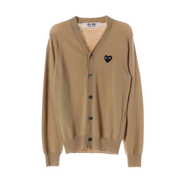 [BUNJANG] Comme des Garçons PLAY 22FW Black Heart Logo Wool V-Neck Cardigan Beige / (새상품) 꼼데가르송 플레이 22FW 블랙 하트 와펜 울 브이넥 가디건 베이지