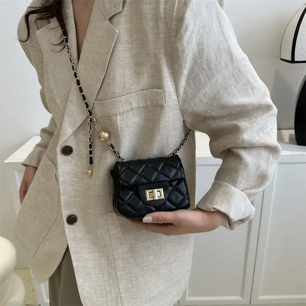 [BUNJANG] Malu Black Mini Chain Bag / 마름모 퀼팅 미니 체인백 블랙
