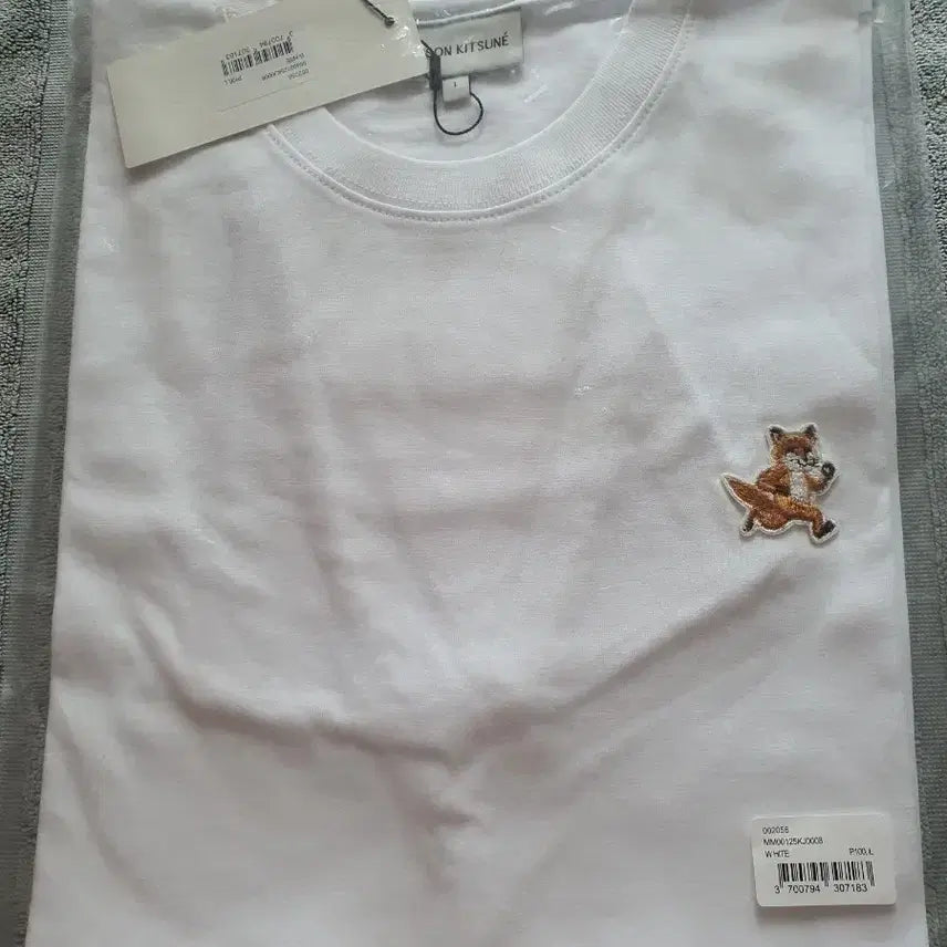 [BUNJANG] Maison Kitsuné Fox Patch Short Sleeve T-Shirt White L / 메종키츠네 폭스 패치 반팔 티셔츠 화이트L