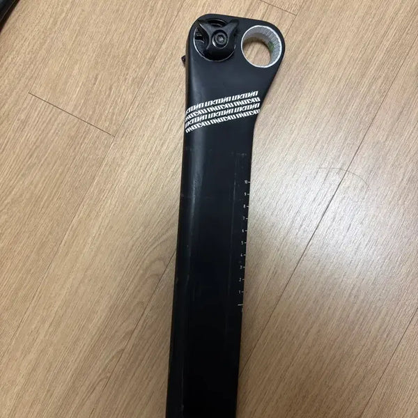 [BUNJANG] Unknown Aero Carbon Seatpost Setback / 언노운 에어로 카본 싯포스트 판/교