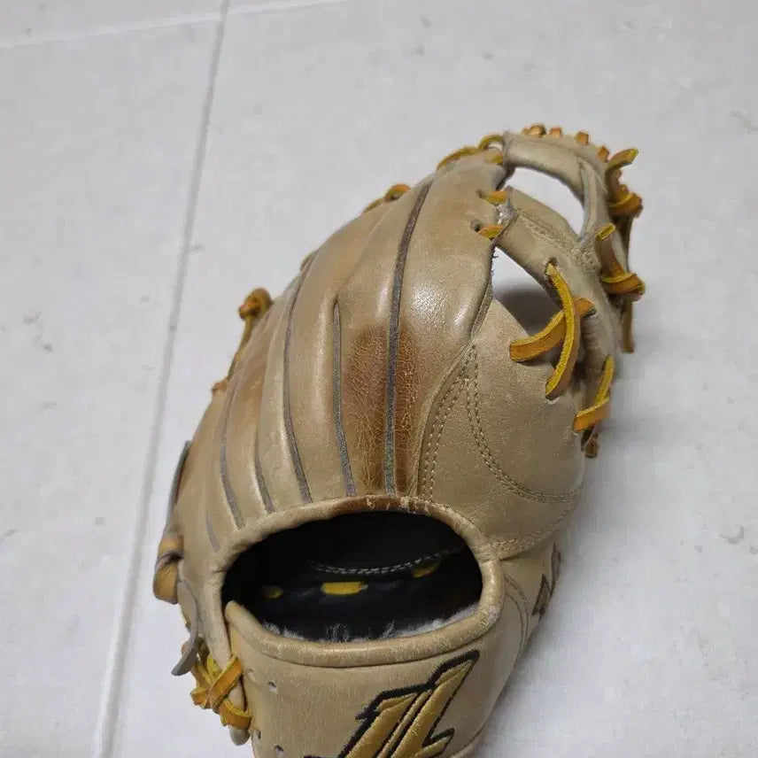 [BUNJANG] Joyri Go Young-min Infielder Glove / 죠이리 고영민 내야글러브