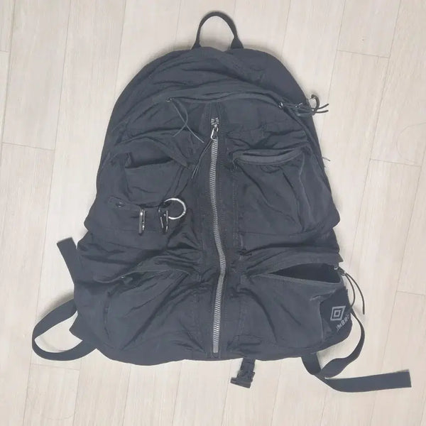 [BUNJANG] Umbro Blitz Backpack 30L Black / 엄브로 블리츠 백팩 30L 블랙