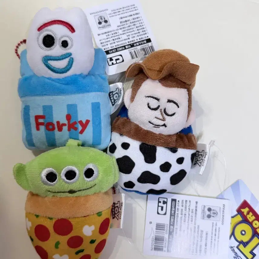 [BUNJANG] Disney Pixar Toy Story 4-Piece Keychain Set / 토이스토리 키링 이불키체인4종 일괄가격/랏소+엘린+우디+포키