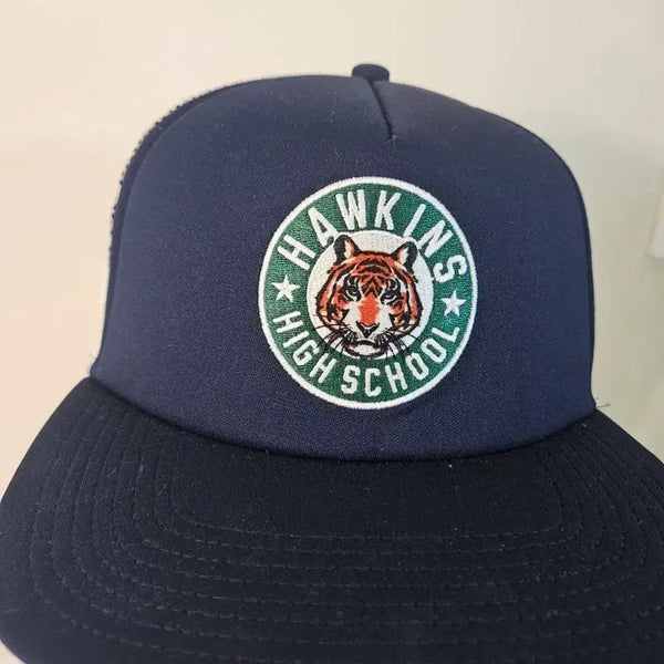 [BUNJANG] Nike x Stranger Things Hawkins High School Trucker Cap / 나이키 x 기묘한이야기 Stranger Things Hawkins High School 굿즈 트러커캡