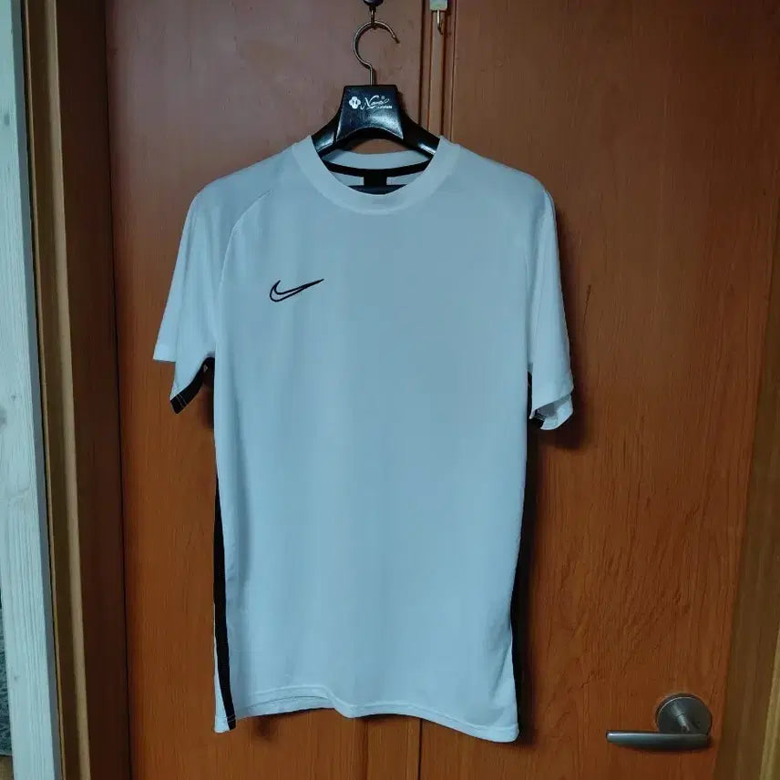 [BUNJANG] Nike White T-Shirt / 나이키 반팔티 화이트