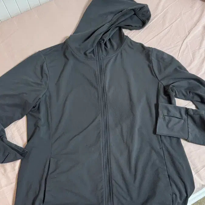 [BUNJANG] Uniqlo Airism Women's Hooded T-shirt / 유니클로 에어리즘 여성후드