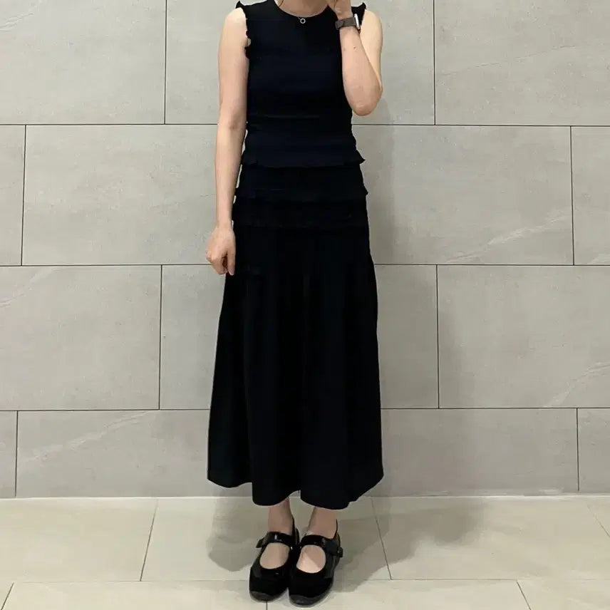 [BUNJANG] Uniqlo Cecilia Bonström Sleeveless Top + Skirt Set Black / 유니클로 세실리아반센 슬리브리스+스커트 블랙