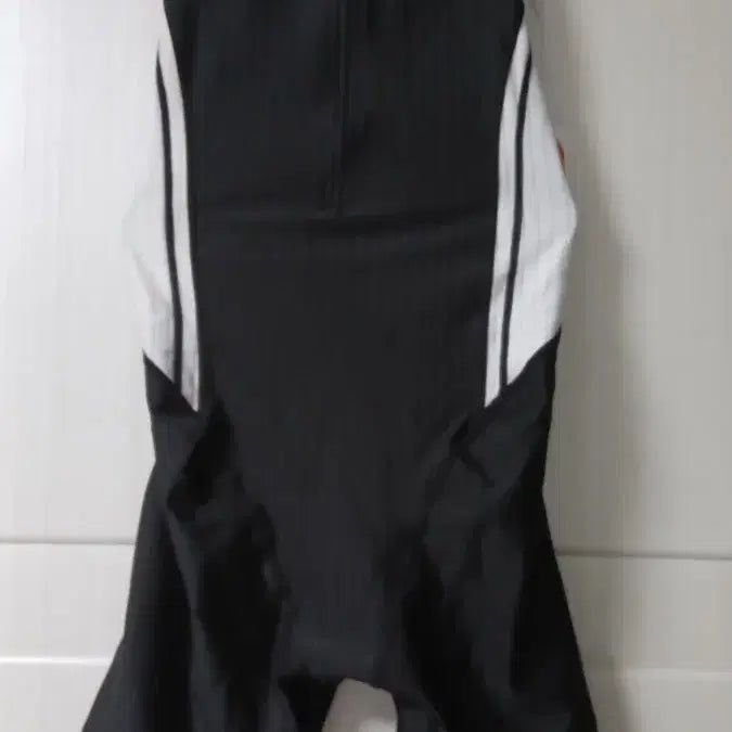 [BUNJANG] Skizzo Junior Half-Body Swimsuit - Black, Size 90 / 새상품 스키즈 주니어 반신 수영복 90