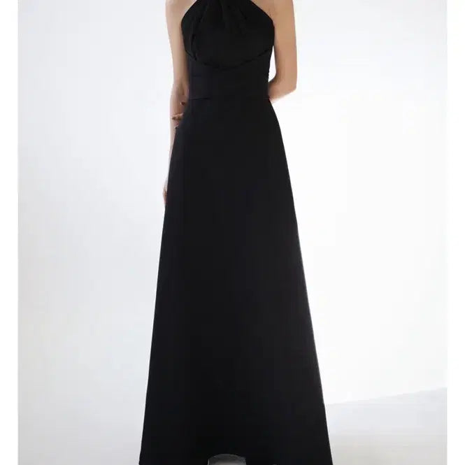 [BUNJANG] VEILS Michelle Halter Dress Black S / 베일즈 미셸 홀터 드레스 블랙 S