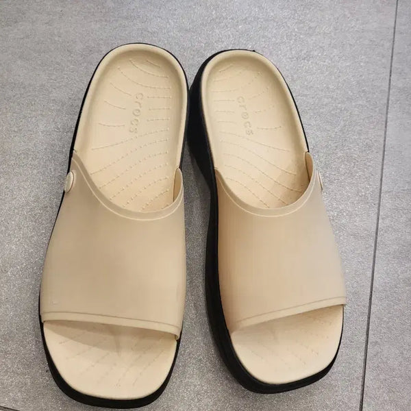 [BUNJANG] Crocs Sandals Beige/Black / 크록스 샌들 베이지/블랙