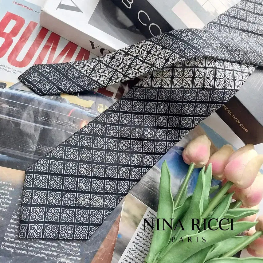[BUNJANG] Nina Ricci Silk Geometric Jacquard Necktie - Black/Silver (9.1cm) / 니나리치 블랙 실버 기하 자카드 넥타이 9.1cm S~A+등급 K3171