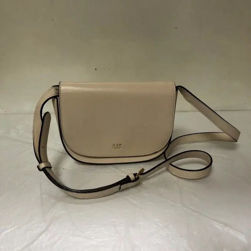 [BUNJANG] LAP Crossbody Bag / LAP 크로스백@9972