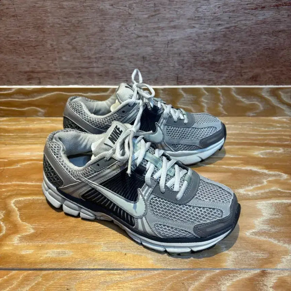 [BUNJANG] Nike Women's Zoom Vomero 5 Sneakers / 나이키 여성 줌 보메로5  운동화 235사이즈