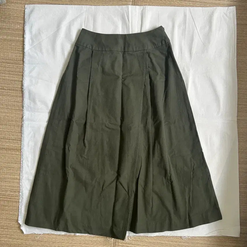 [BUNJANG] Vintage Olive Divided Skirt / olive divided skirt