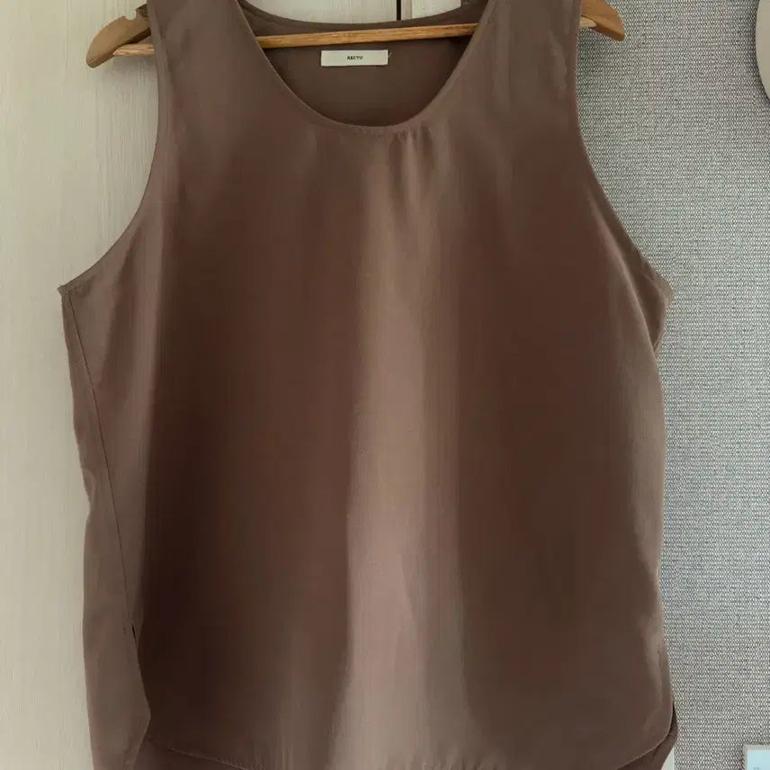 [BUNJANG] Recto Sleeveless Blouse / 렉토