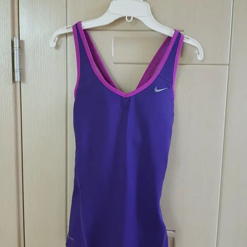 [BUNJANG] Nike Dri-FIT Top with Built-in Cap / 나이키 드라이핏 상의