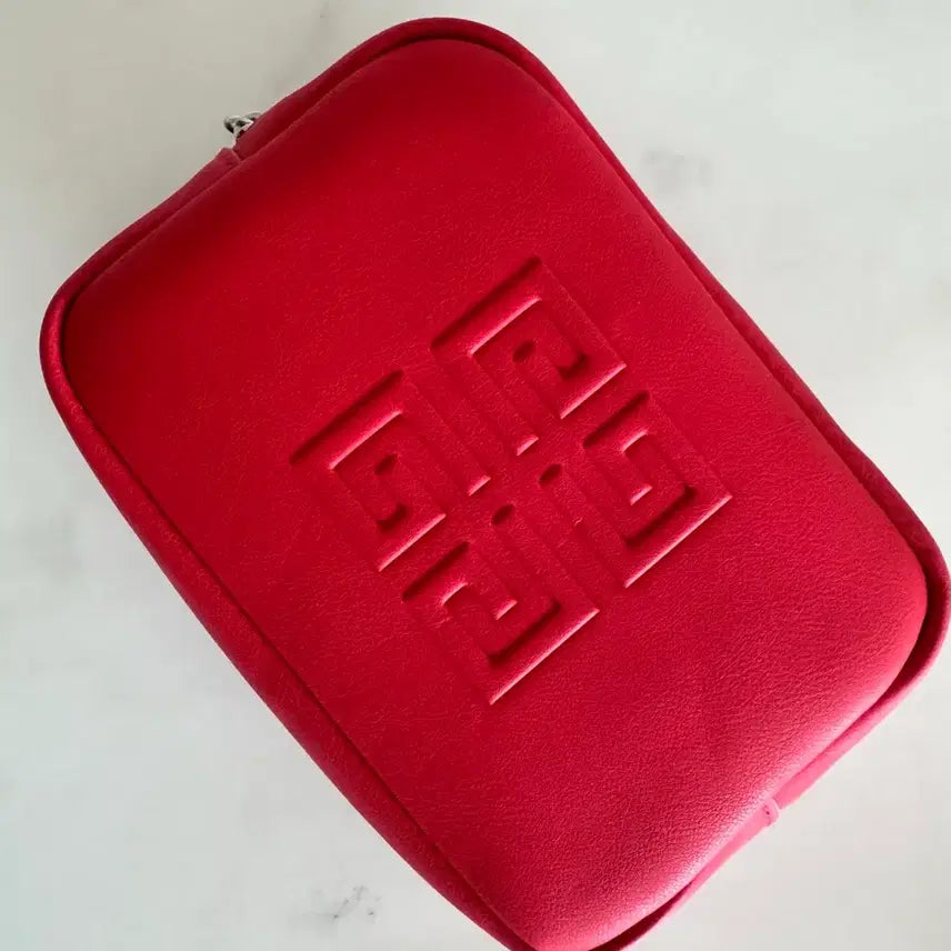 [BUNJANG] Givenchy Red Logo Pouch / 지방시 레드 로고 파우치