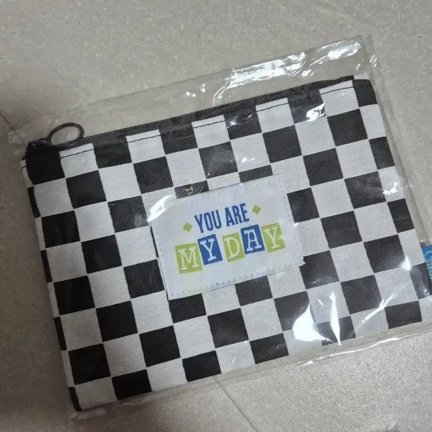 [BUNJANG] Day6 Pouch & Sticker Set / 데이식스 파우치&스티커 세트