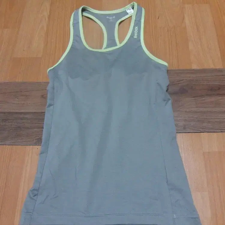 [BUNJANG] Reebok Sleeveless Top Bra for Women - Ideal for Gym & Yoga / 6천원구제 리복 여성 민소매 티셔츠 탑브라 브라탑 헬스 요가 운동복 구-2