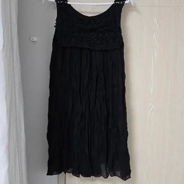 [BUNJANG] Sleeveless Lace Trimmed Crochet Dress / 민소매 뜨게장식 포인트 레이스 원피스