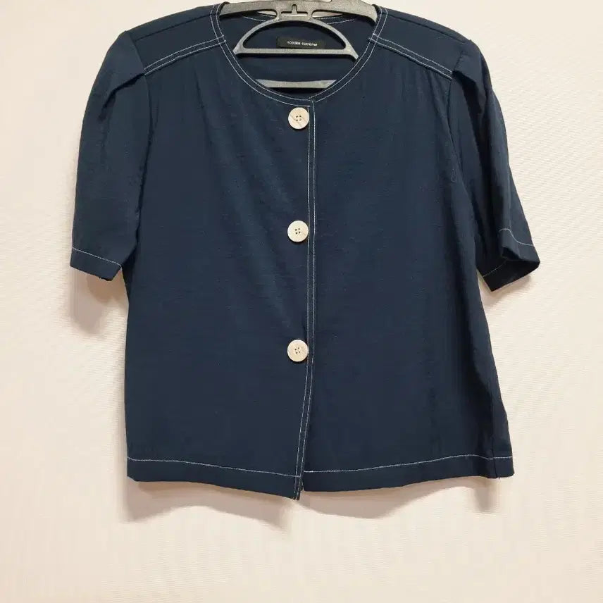 [BUNJANG] Codes Combine Navy Collarless Blouse / 코데즈컴바인 네이비색  카라 없는 블라우스