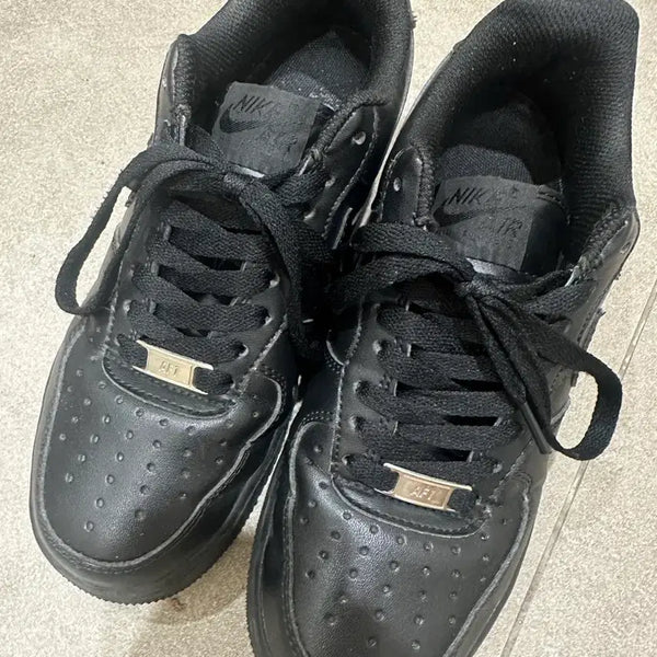 [BUNJANG] Nike Air Force 1 Low Black (240mm) / 나이키 에어포스 1 로우 블랙 240사이즈