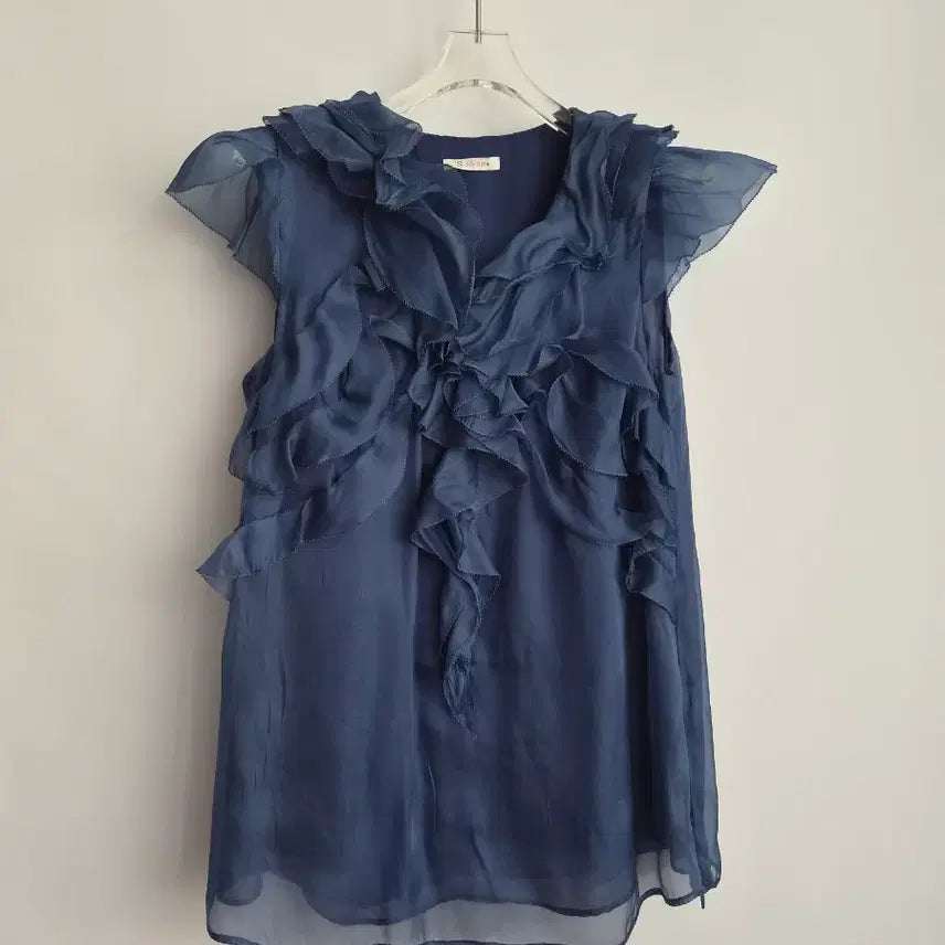 [BUNJANG] Solezia Frill Blouse Navy M / 0231 에스 쏠레지아 프릴 블라우스 네이비 M