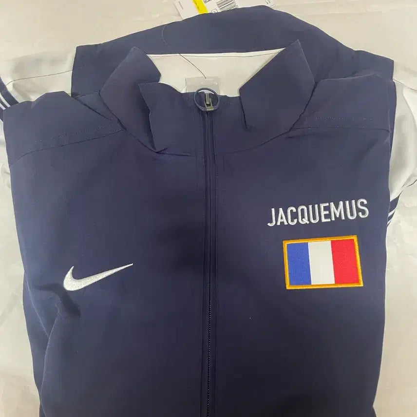 [BUNJANG] Nike x Jacquemus France Reissue Track Jacket / 나이키 x 자크뮈스 프랑스 리이슈 트랙 자켓 블랙큰드 블루 화이트 (IQ3857-498)