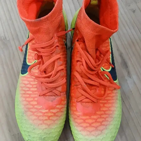 [BUNJANG] Nike Orange/Fluorescent Football Boots 275 / 나이키 축구화 오렌지/형광 275 사용감많이있음 이사중반품어려움