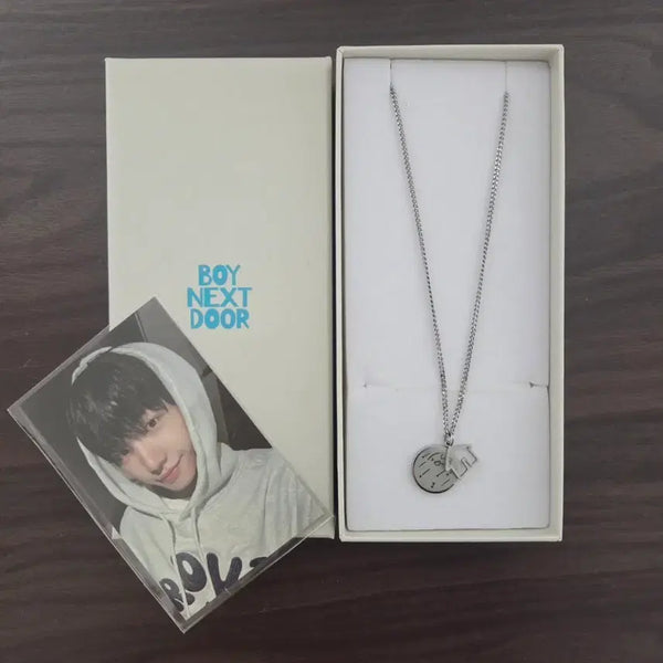 [BUNJANG] BOYNEXTDOOR 1st Anniversary Myung Jaehyun Necklace & Photocard Set / 보넥도 1주년 명재현 목걸이,포카
