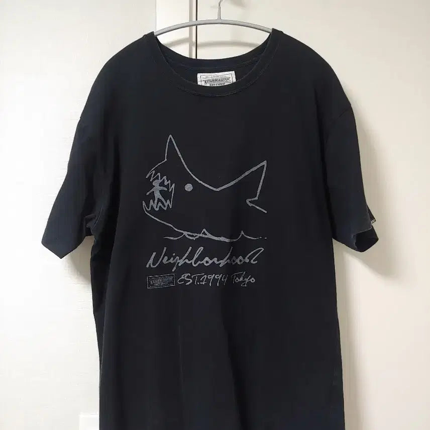 [BUNJANG] Neighborhood Black Shark Graphic T-Shirt / 네이버후드 NBHD / 반팔 티셔츠 / 블랙 검정티 샤크 상어 디자인