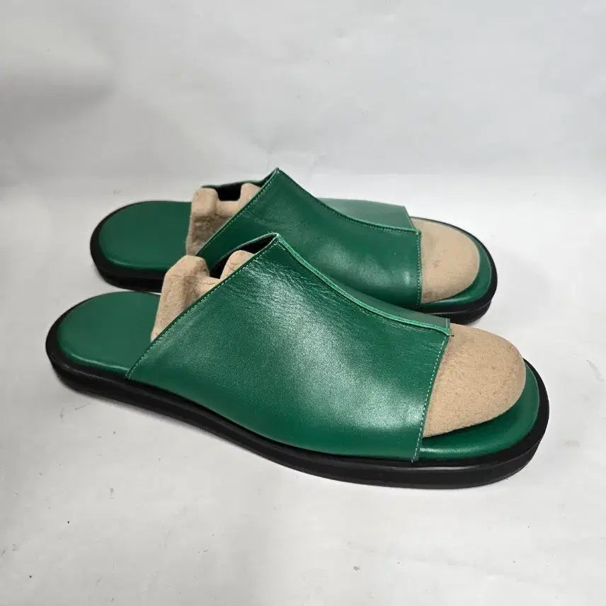 [BUNJANG] BANF Modern Green Leather Slippers Size 275 / BANF 모던한 그린 가죽 슬리퍼 275