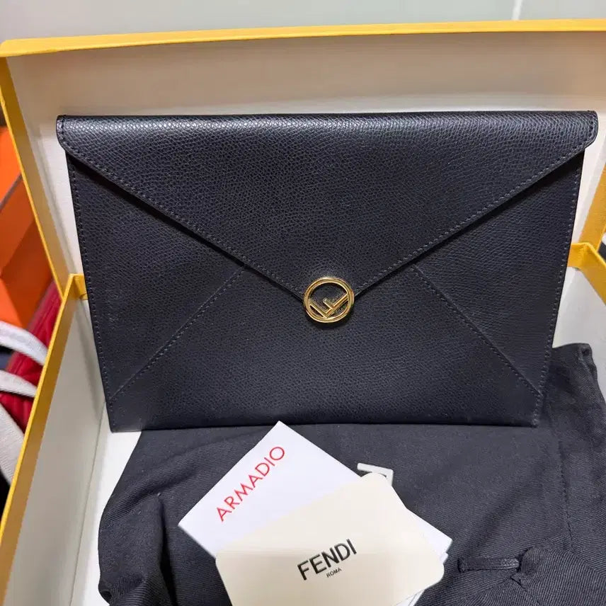 [BUNJANG] Fendi Pouch / 펜디 파우치