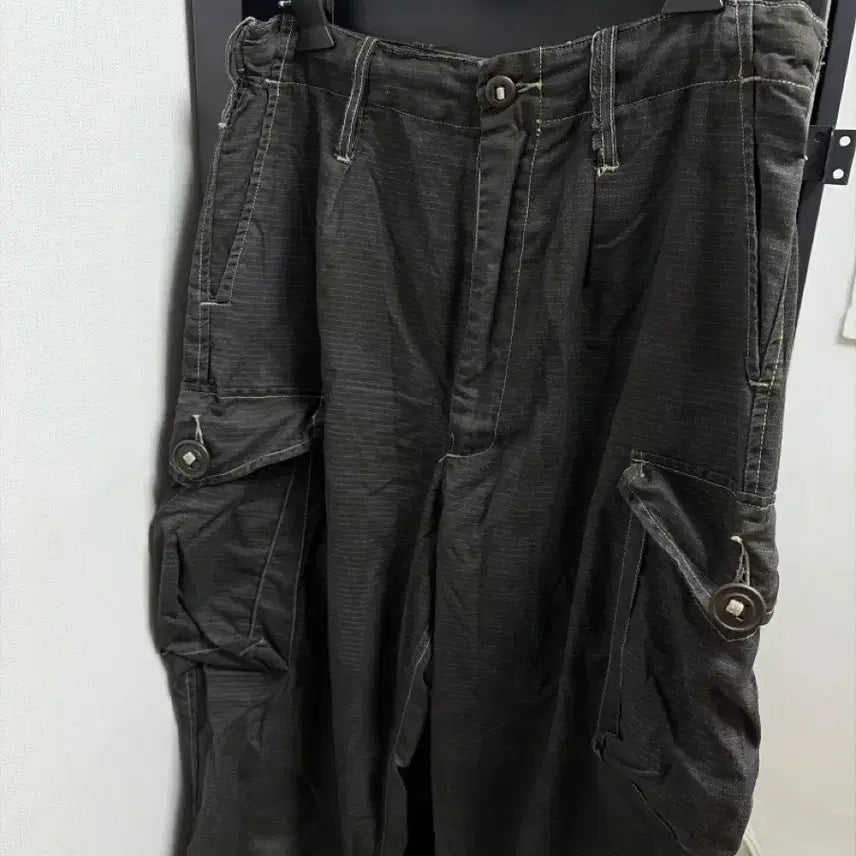 [BUNJANG] Urban Outfitters Wide Fit Two-Way Cargo Pants / urban outfitters 아반아웃피터스 카고 바지