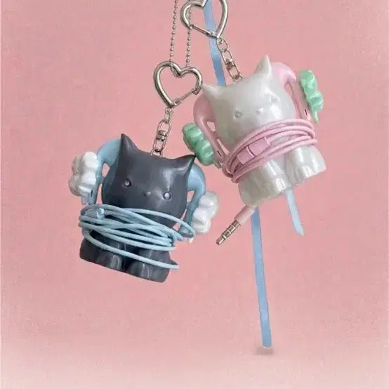 [BUNJANG] 46month CAT CABLE KEYRING (White) & Lucky Clover Earphone Deco Cap (Green) / 포식스먼스 46month CAT CABLE KEYRING, LUCKY DECO CAP
