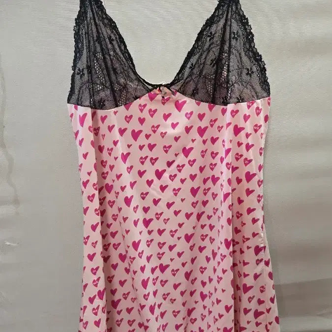 [BUNJANG] Pink Heart Print Slip Dress with Black Lace and Frill Detail / 슬립90