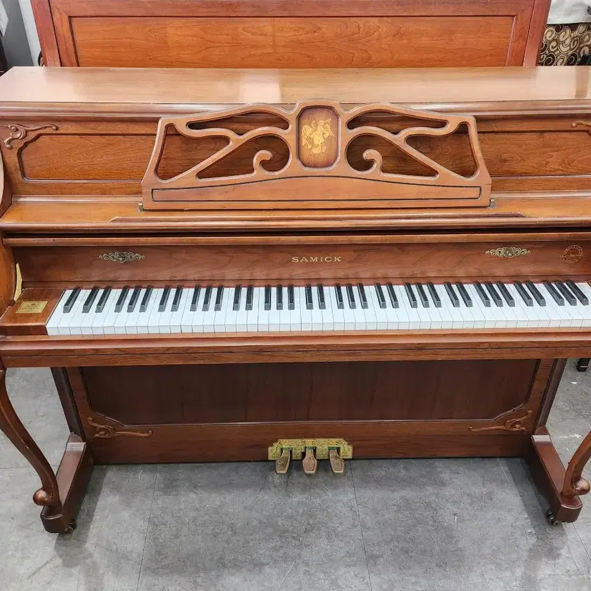 [BUNJANG] Samick SC230 C Console Piano / 가구처럼 예쁘고 소리 좋고 튼튼한 삼익 콘솔피아노 저렴하게 판매합니다
