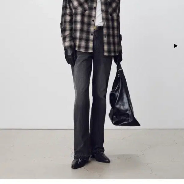 [BUNJANG] Tonywack Reconstructed Flare Denim Pants Washed Black / 토니웩 플레어 리컨스트럭티드 데님 팬츠 워시드 블랙 30
