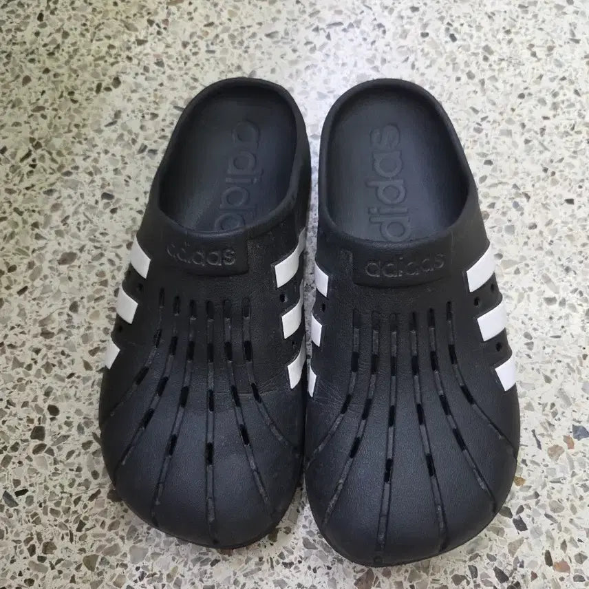 [BUNJANG] Adidas Adilette Comfort Slides Black/White / 아디다스 슬리퍼 260