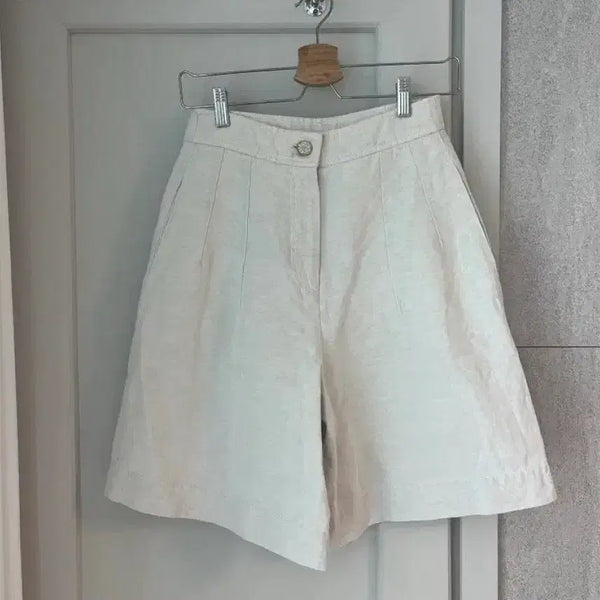 [BUNJANG] LANVIN Collection High-Waist Pin-Tuck Linen Shorts / 한섬 랑방컬렉션 LANVIN 하이웨스트 마소재 핀턱 반바지 오트밀베이지 하프슬랙스