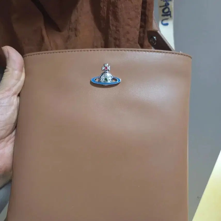 [BUNJANG] Vivienne Westwood Leather Crossbody Bag Tan Adjustable Strap / 비비안웨스트우드 크로스백