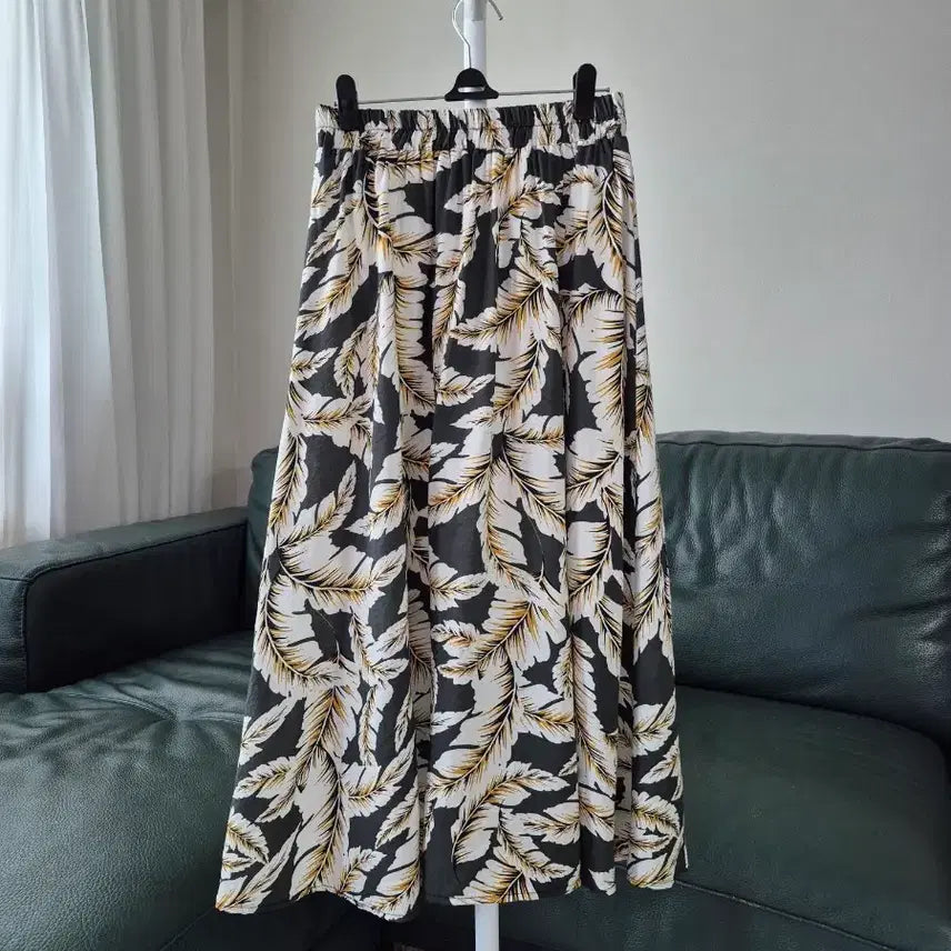[BUNJANG] Leaf Pattern Banding Long Skirt (Size S) / 나뭇잎 패턴 밴딩 스커트 S 미착용