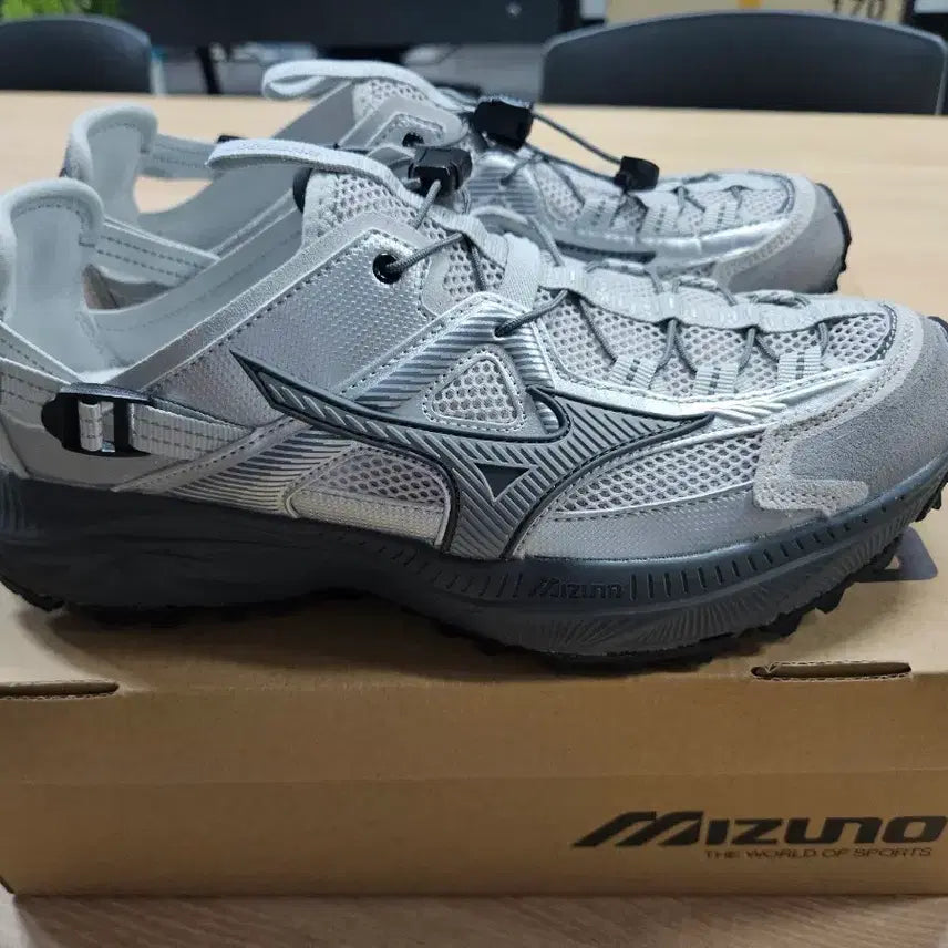 [BUNJANG] Mizuno APEX Trail Running Shoes Silver 270 / 미즈노 APEX trail 실버 270