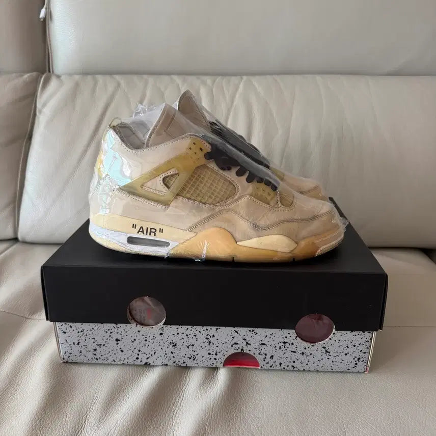 [BUNJANG] Off-White x Air Jordan 4 'Sail' Sneakers / 조던4 오프화이트 세일 270