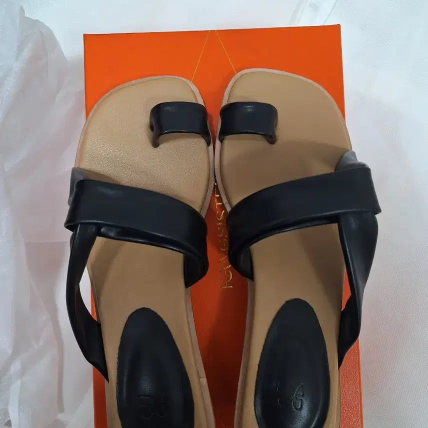 [BUNJANG] Kang Sisters Starbucks Sandals Black / 새상품 강자매 스벅샌들 (블랙 )