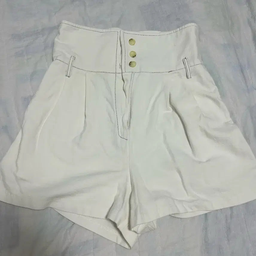 [BUNJANG] Ivory Stitch Roll-Up Shorts / 아이보리 스티치 롤업 반바지