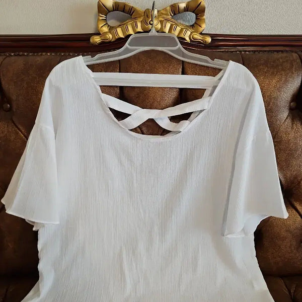 [BUNJANG] White Short-Sleeve Blouse with Cross-Strap Detail / 크로스백 포인트 반팔 블라우스 화이트