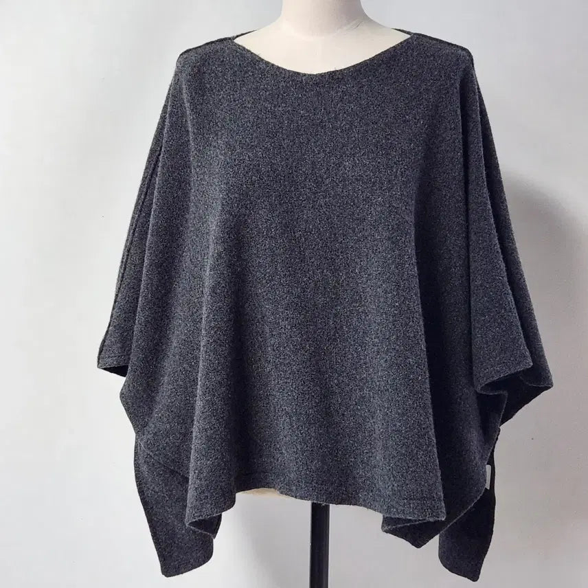 [BUNJANG] Sisley Wool Blend Poncho Knit Cape Dark Grey / SISLEY 울 블렌디드 판초 망토 니트 다크그레이 FREE